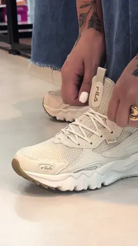 Está buscando conforto e estilo? O Fila Venture Tracer é o tênis ideal para você 🤩 com design moderno e solado com tecnologia ENERGIZED RUBBER (robusta e super macia) este modelo é pura personalidade e estilo. Garanta já o seu! #fila #Lifestyle #tenis @filabr 