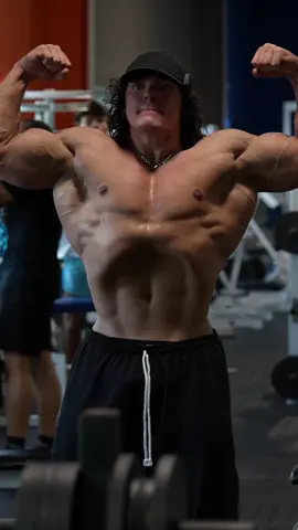 Sam Sulek Crazy back pump  #samsulek #samsuleklifts #samsulektalks #gym #viral 