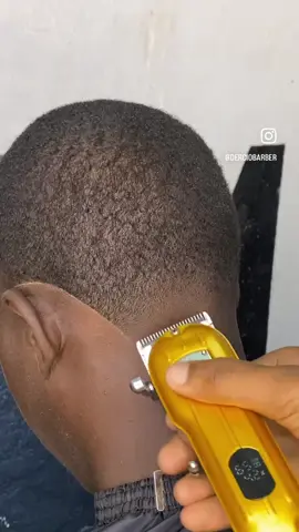 #corteamericano #midfade #lowtaper #midtaper #cortenareguabrasil #hairtransformation #hairstyle #mozambique #barbearia #barbershop #barber #pigmentacaodecabelo #pigmentation #cortenaregua #360waves #360waves 