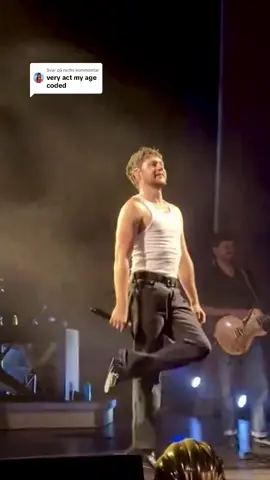 Svarer @rach Niall doing an Irish jig to Act My Age, it had to be done 🇮🇪 (x/twitter: sameriskharry) #niallhoran #tslot #1d #tslotkansascity #niallhoranvids #theshowliveontour #theshowliveontour2024  
