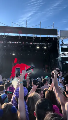 PSA!!! Fan clapping is disrespectful to the people who came for the music. Especially when its so loud it covers most of the sound of the beat 💀 the only people who enjoy it are the people doing it. stoooppppp #raves #raving #plur #fvdedinthepark #festivals 