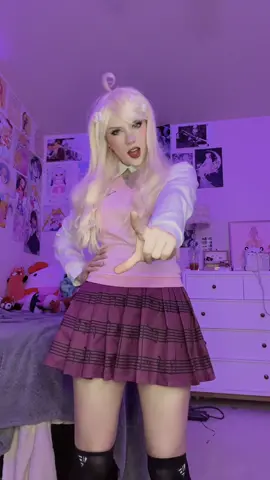 Who should i cosplay tn?? #kaedeakamatsu #danganronpa #kaedeakamatsucosplay #dv3cosplay #danganronpacosplay #fypage #fo #transition 