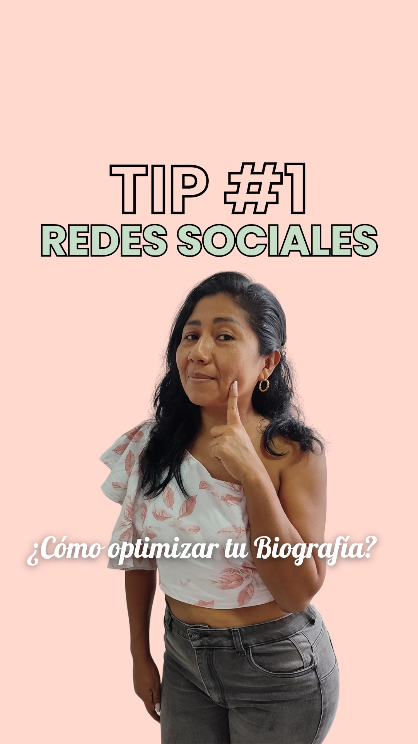 ¿Cómo optimizar la biografía de mi negocio en tiktok?  Tips que me hubieran ahorrado dolores de cabeza al momento de empezar mi negocio por redes sociales. Analizado el perfil de @rossicocina  Empezamos con el nombre que sea relevante y relacionado con lo que haces, que sea corto, evita símbolos, en este caso mi recomendación sería que aproveches que el nombre posiciona en el buscador tu cuenta, podrías usar algunos de estos... Recetas fáciles, recetas rápidas.  En la foto de perfil podrías usar tu logo sin problema o una foto tuya clara y con fondo neutro, eso sí con muy buena calidad, esta es perfecta.  *En la descripción olvídate de quien soy, a quien ayudo y como lo ayudo...  Aquí Rossi tiene una buena descripción porque quien visita su perfil sabe que va a encontrar y es sencillo y concreto. En el enlace no dejes el número de contacto, Mejor agrega un llamado a la acción para que visiten El link de tu catálogo, curso o servicio. El llamado a la acción podrías optimizarlo invitando a las personas a que visiten tu página web o tu enlace externo Podrías darle más estilo al feed con una portada de marca que describa de que va cada vídeo y usa palabras clave que esto te ayuda a posicionar en el SEO Guarda este vídeo y optimiza ya mismo tú biografía. #emprendedorastiktok #emprendedoradigital #redessociales #redessocialestips #divasdelmarketing 