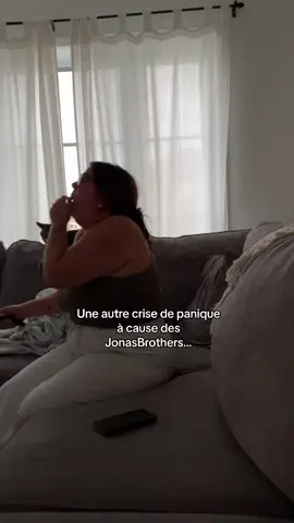 Belle surprise en écoutant DCC…Ils sont partout !!! #dcc #netflix #jonasbrothers #jonasbrothersconcert #joejonas #nickjonas #kevinjonas 