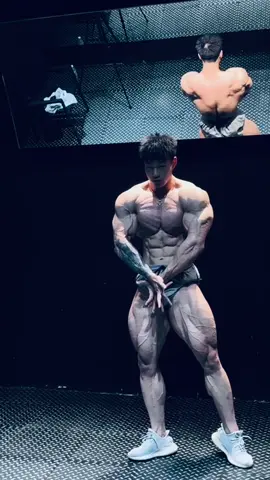 22 tuổi cỡ này #mrolympia #ifbbproleague #trending 