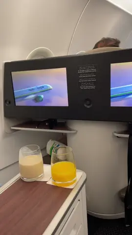 ##مطار_جده #سفر #سياحه #travel #traveltiktok #travellife #jeddah #jeddah🇸🇦 #alfursan #fyp #explore #اكسبلور #fyp #الشعب_الصيني_ماله_حل😂😂 #رجال_الاعمال #business #class 