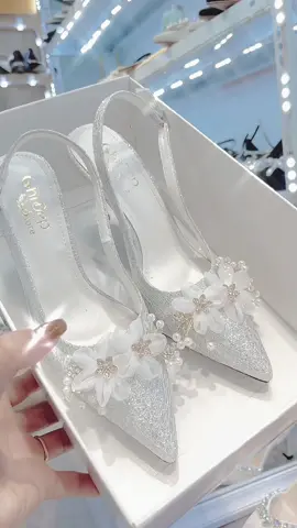 Cái màu kim sa ưng mắt quá#giay2024mơinhat #giayditiec #giaydep1999 #giaycaogot #giaycaocap #giay9p #giaycuoicodau #kimsa7p #kimsa9p 