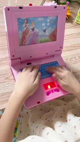💻Đồ Chơi Máy Tính Laptop Mini, Có Nhạc Đèn Led Màn Hình Động Kèm Chuột Vui Chơi Thoải Thích, Nhựa An Toàn Cho Bé💻 - Máy tính xách tay đồ chơi điện tử học tập có chuột. - Máy tính xách tay đồ chơi điện tử là một sản phẩm học tập sớm tốt nhất mà trẻ em thích nhất. - Đi kèm với phát âm tiếng Anh và tiếng Trung và giảng dạy giọng hát. - Câu hỏi và câu trả lời đơn giản khuyến khích trẻ em suy nghĩ. - Âm nhạc và bài hát thú vị khám phá sự quan tâm của trẻ. - Đi kèm với chuột có thể nhấn để phát nhạc và đèn. - Tổ chức số đơn giản và toán học để hướng dẫn con bạn qua giai đoạn mầm non.