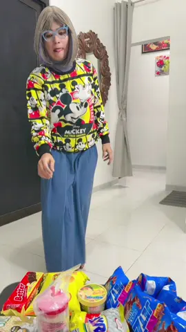 Dengerin dah tuh lagu🤧🤣   (Youtube:NURRAYNI25) 