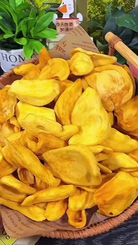 #keripikbuah #keripikbuahnangka #keripiknangka #nangkakering #dryfruits #nangka #asmr #asmrmukbang #mukbangasmr #asmrfood #eatingsounds #fyp #fypシ 