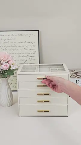 5-layer jewelry organizer. ✨🤍 . #jewelrycase #jewelrybox #JewelryCollection #homestorage #homedecor #jewelrytiktok #giftideas 