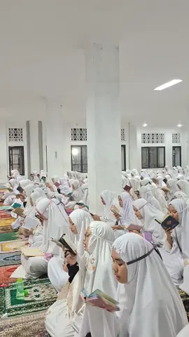 yasin malam jumat 🤲 #pesantrenkeren #berjuangbersama #santrikeren #santriputrihitz #ukhti2 #santri #pondokhits #ngajibareng #yasin #pondkkpesantren 