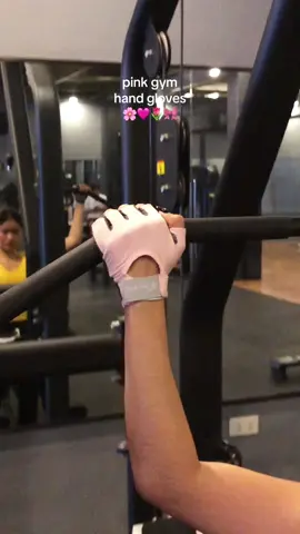 we love pink 🌸🩷🎀🌷 #gymgloves🏋 #gymgloves #gymglovesforgirls #gymglovesforwomen #pinkgloves #handgloves #gymglovesantislip #gymrat #GymLife #GymTok 