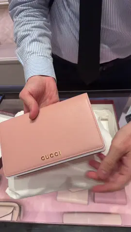 obsessed. 💕🎀👛