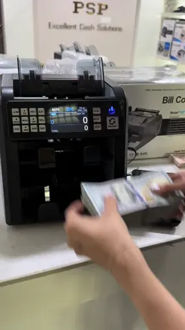 Bill counter 2 pockets #veryeasytoused #លក់ម៉ាសុីនរាប់លុយគ្រប់ប្រភេទ #មើលលុយក្លែងក្លាយ #billcounter #អាចទុកចិត្តបាន #fyp 