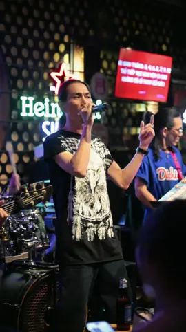 Để Su một mình, nhé em em cứ đi đi 😍😍😍 #subrothersband #acousticbar #acousticbarngothoinhiem #deemroixa