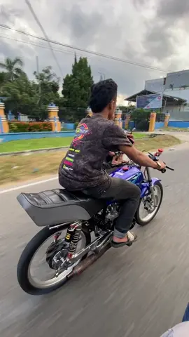 Follow dan like GADAI DULU HP MU  BARU MAIN HOBI MOTOR🥰🏁 #fypシ #lewatberandafyp #rxkingindonesia #fypシ゚viral 