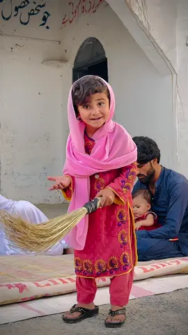 Humne sirf Garibi Dekhi Hai🤣😂#foryou #babache #abubakar #BabaChe_Abubakar #chebaba #بلوچستان #funny #😆 #⭐️boy 