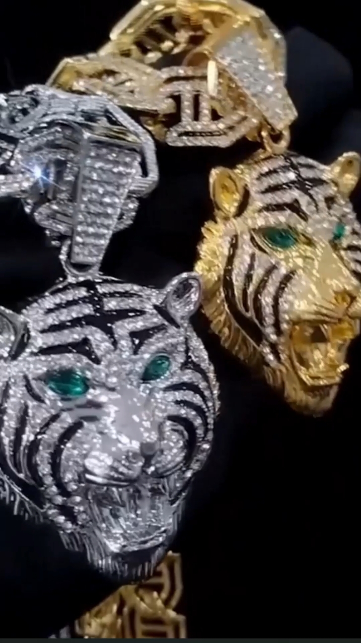 Crafted for perfection, designed for eternity. Cherish your forever with our luxurious Necklace. #jewelry #jewelrybusiness #jewellery #jewelryhaul #goldjewelry #jewelrylover #jewelrytok 