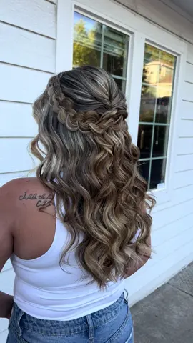 simple braided half up half down 😍 . . @chihaircare  @designmehair  @amika  @SexyHair  . SEO | Bridal Hair | Hairstyles | Styles | Trends | Bridal Hairstyle | Wedding Hair | Hairstyle Inspo | Hair | Hair Ideas  . . #hairstyle #bridalhair #bridalhairstyle #bridemaidhair #weddinghairinspo #hairstyleinspo #hairtutorial #hair #hairideas