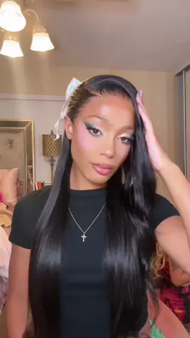 Been dying to do the bow hairstyle 😍 @@ossileehair #wiginstall #wigtutorial #wiginfluencer #blackwig #straightwig 