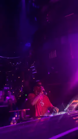 Lil Jon said Get Low #fyp #foryoupage #foryourpage #foryoupages #foryourpages #liljon #getlow #omnia #caesarspalace #vegas #lasvegas #rap #hiphop #vip 