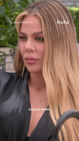 it’s all about balance. ✨ #TheKardashians 