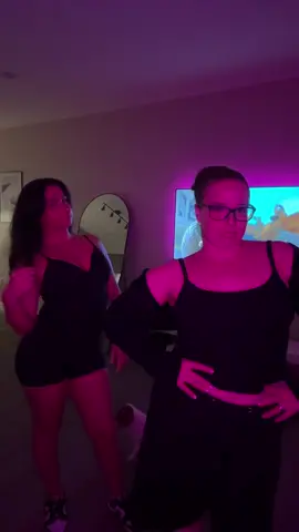 see you soooon @bellabruno_ 💓 cant wait to dance w/ ya!!  @Meghan Trainor #dance #rollin 