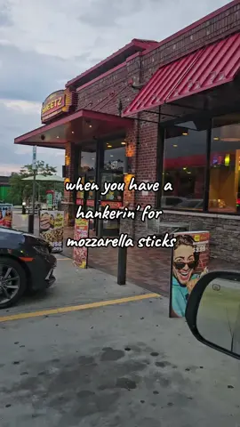 A little evening snack never hurt anybody 😋  #contentcreator #sheetz #sheetzrun #mozzarellasticks #makingmemories #comment 