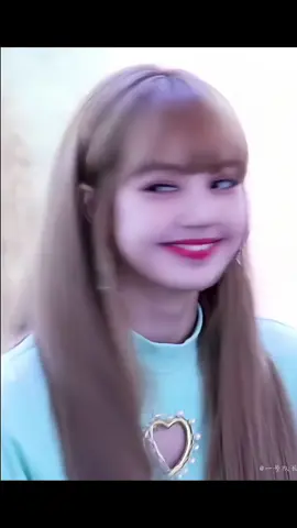 chiếc mái huyền thoại của cô ấy #lisa #blackpink #xuhuong 