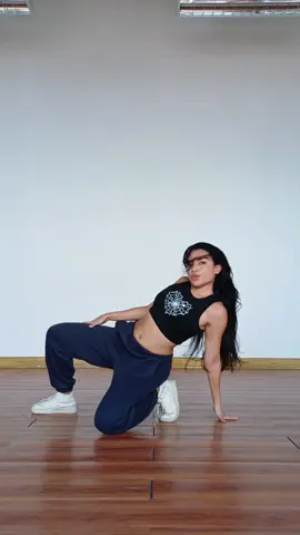Mi bestie me pidio que bailara esta y la verdad me encanto 🩷 Ayer me vi la pelicula para entrar en personaje 👀 Espero les guste ✨️ #Red @Kylie Cantrall  #kellysweeneychoreo #theriseofred  #disneydescendants #descendientes #descendants 