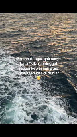 Papa dali meninggal karena kecelakaan, dan di ig papa dali suka up tentang dia lagi motoran 🥺😭 semoga tenang papa dali 