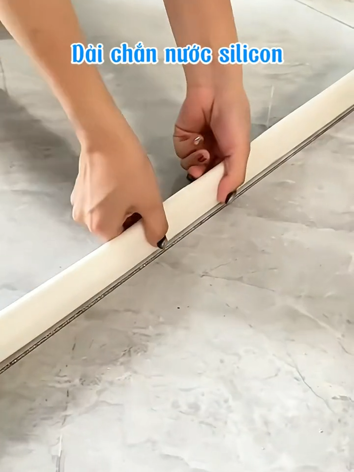 Thử ngay dải chắn nước này để chặn nước tràn ở cửa nhé #daichannuocmisuta #thanhchannuoc #silicon #daichannuocsilicon #tienloi #nhatam #giadungthongminh #fypp #xuhuong #trending