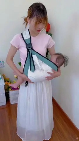 With this baby carrier, it is mucheasier to hold your baby at homeor outside.# BabyProducts #babythings #Babycarrier#babygoodthing #goodshare#fyp 