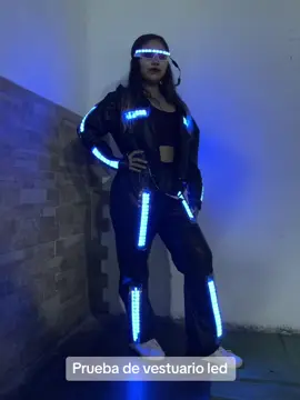 Probando nuevo vestuario led #ñed #luces #girls #sexygirls 