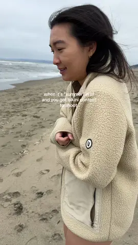 Me trying to shoot summer content jn san francisco got me regretting life sometimes. 😂😂  ocean beach gets so damn cold LOL but the bikini content lives!! #contentcreator #sanfrancisco #bikini #sfblogger #sfcontentcreator #contentcreators 