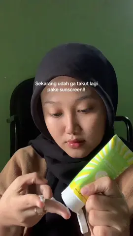 Looppp bgtt sm azzarine sunscreen!! #creatorsearchinsights #sunscreenforacneproneskin #azzarinesunscreen #fyp 