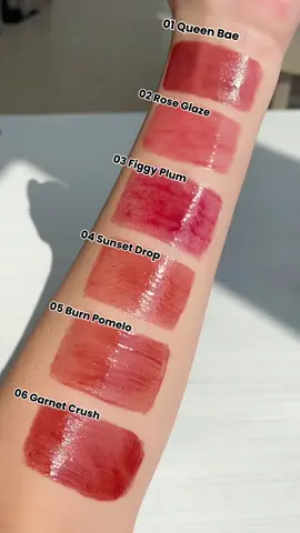 Glow beyond tint with Lily Makes Luminous Glow Tint. 💋 Available in 6 stunning shades: 💗 01 Queen Bae 💗 02 Rose Glaze 💗 03 Figgy Plum 💗 04 Sunset Drop 💗 05 Burn Pomelo 💗 06 Garnet Crush Which shade is your favorite? Let us know in the comments below! 👀 #barenbliss #joyfulcleanbeauty #barenblissph #kbeauty