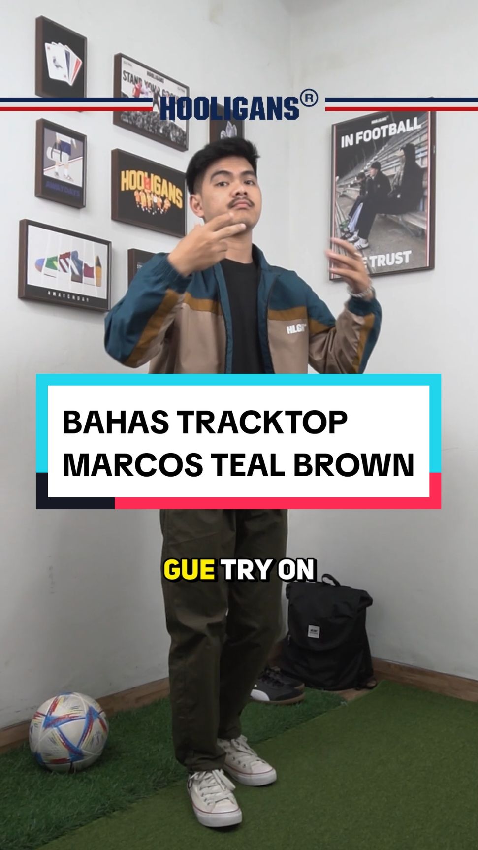 Salah satu tracktop best seller Hooligans yang wajib loe punya. #hooligans  #jaket  #tracktop  #tracktophooligans  #rekomendasijaket 