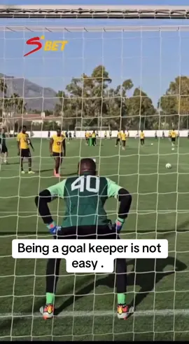#SAMA28#footballtiktok#spain🇪🇸#sevilla#orlandopirates#goalkeepertraining#fyp#viraltiktok #footballtiktokacademy 