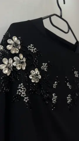 Black and silver🩶WHATSAPP ON 57067288 FOR PRICE!😊#fyp#pourtoi#smallbusinesstiktok#smallbusinesscheck#beadwork#clothing#floraldesign#fashion#khaleejistyle#khaleeji#blackdress#mauritius🇲🇺 