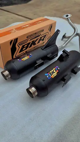 Nih yang kemarin nyari moncong shijiro sudah ready ya gusys. Sarteng suara mantap.           #knalpotbkroriginal                         #knalpotbkr                                  #bkrracing #knalpotshijiro #shijiro #shijiroexhaust #knalpotstandarracing #knalpotracing #maticmodifikasi #variomodifikasi #aeroxmodifikasi #
