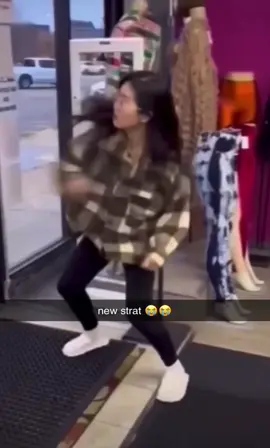 nahh 😭#fyp #foryou #dailyvids #xuhuong #sneak 