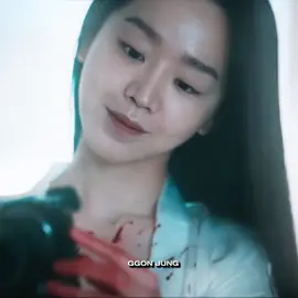 Her character here is sooo creepy😬 #following #followingmovie #shinhyesun #goyounjung #naksu #ggonjung #leesoohyuk #fypシ 