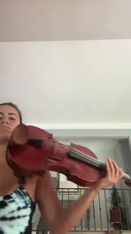 @john summit can you tell i like your song shiver?😃😃 i play violin too #fy #musica #violin #musictrend #johnsummit #trend #musician #newyork #shiver #whereyouare #sing #viral #nyc #miami #umiami #playing #singing #foryoupage #edm #student #musicstudent #dreams #duch #ultra #musical #writer #musictok #violinist #trending #msg #summit 