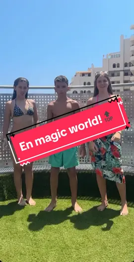 Que bien lo hemos pasado en magic world!🔝 @daniela.cntt 🇪🇸 💙 @ariancita 🤪 #diversion #fyp #viral #parati #trend #eurocopa #españa #sacameenparatitiktok #fypシ゚ #baile 