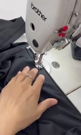 Sewing women jacket…#gym #vitalupa #outfit #yogawear #gymwear #gymclothing #jacket #yogajacket #wholesale #newarrivals #readytoship 