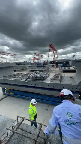 🏗🇨🇴 Estamos presentes en los proyectos más importantes para la construcción de nuestro País; siendo lideres en el desarrollo de la Infraestructura, ofreciendo soluciones de calidad, un soporte técnico profesional y con la capacidad de instalar nuestra operación donde se requiera. #ConstruyendoMejoresProyectos #SolucionesInnovadoras #ComprobadamenteMejores #infraestructura #megaproyectos  #construcción #contructorescolombia #talento #experiencia