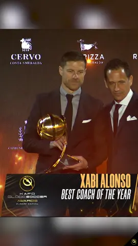 Xabi Alonso claims the Best Coach Award at the 2024 KAFD Globe Soccer Awards Europe Edition! ⚫️🔴🏆🌟 #GlobeSoccer #XabiAlonso #Bayer04 