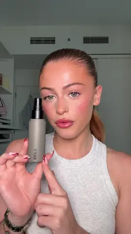 ad Putting @REFY 's new Face Setter to the test in this Dubai heat❤️‍🔥 #refy #weartest #settingspray #review #summermakeup #longlastingmakeup